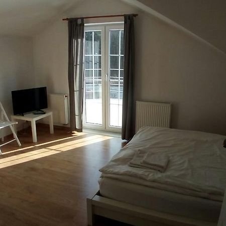 Dworek Poznan Bed & Breakfast Bagian luar foto