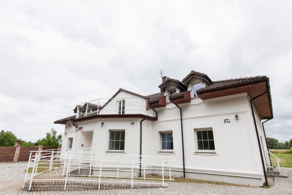 Dworek Poznan Bed & Breakfast Bagian luar foto