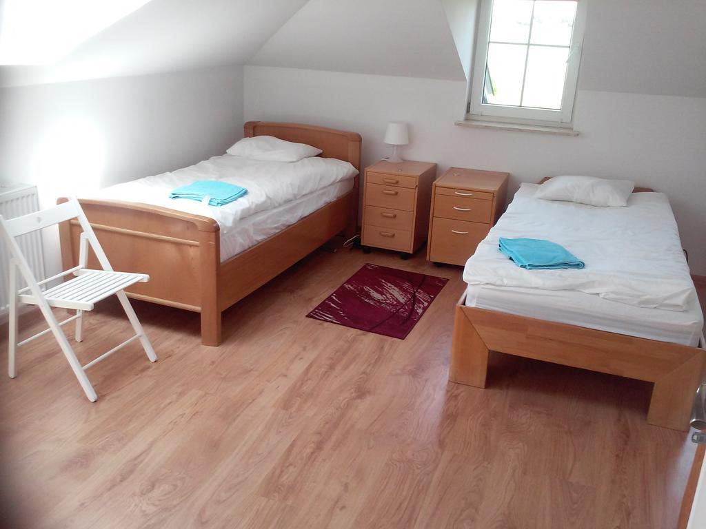 Dworek Poznan Bed & Breakfast Bagian luar foto