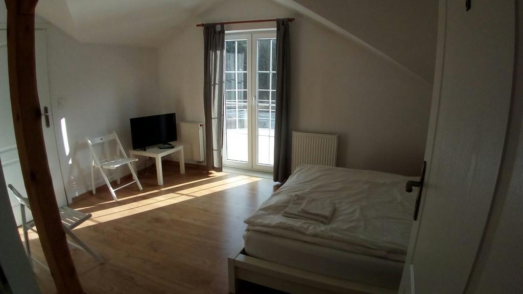 Dworek Poznan Bed & Breakfast Bagian luar foto