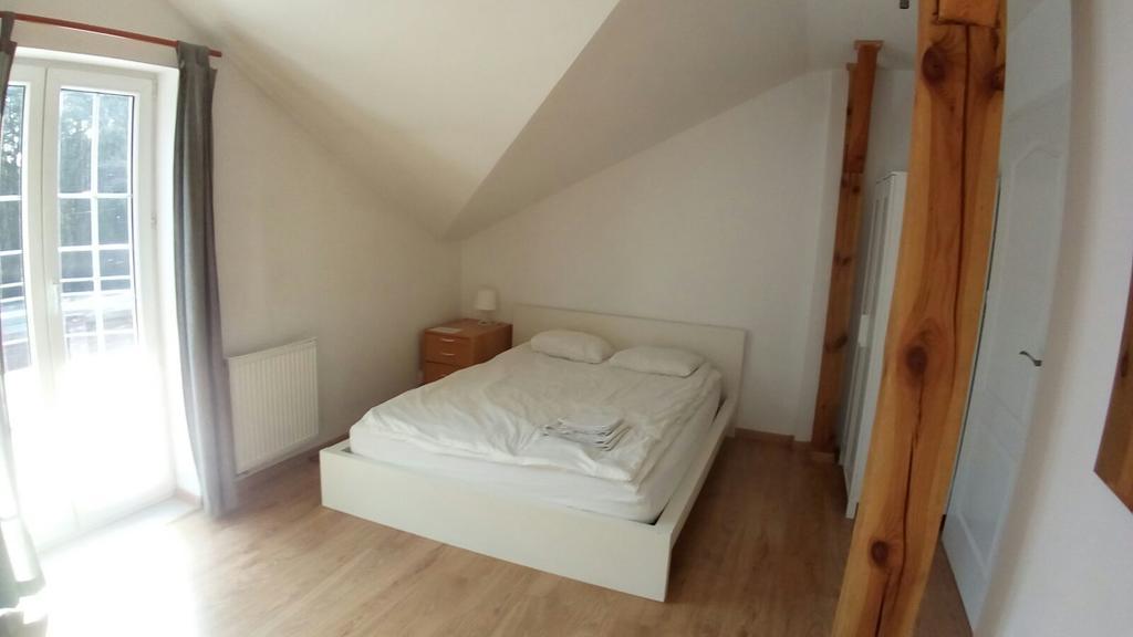 Dworek Poznan Bed & Breakfast Bagian luar foto