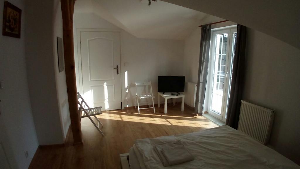 Dworek Poznan Bed & Breakfast Bagian luar foto